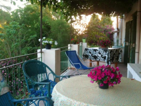Гостиница 2 bedrooms house with enclosed garden and wifi at Sciacca 5 km away from the beach, Шакка